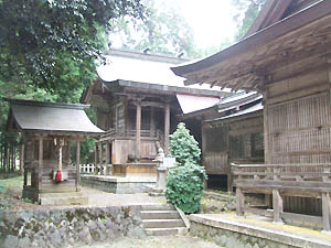 篠田神社本殿
