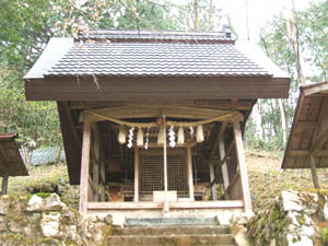滝神社本殿
