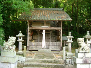 岡神社本殿